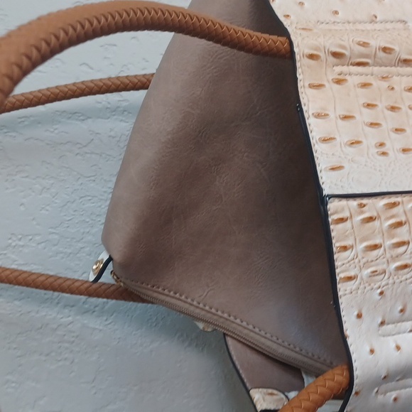 Kim Rodgers - Picture 5 of 6